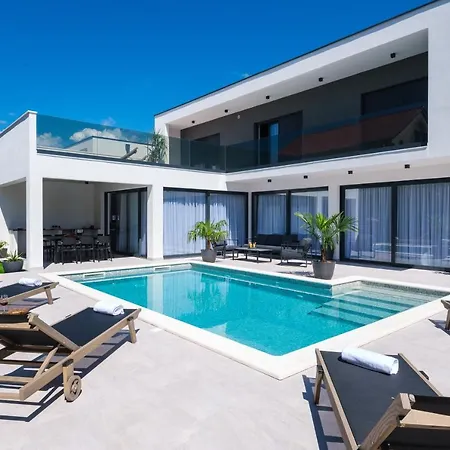 Villa Petra * Kastela